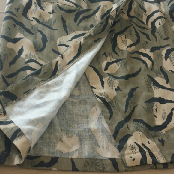 SALE Skirt - Picture 4 of 4